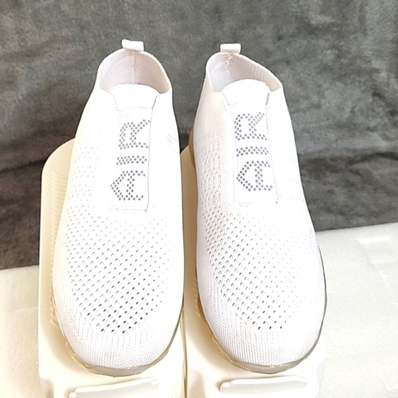 White Knit Fabric Sport Sneakers. - Picture 1 of 8